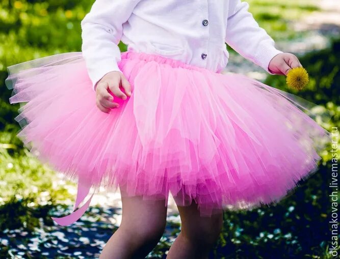 Девочка в розовой юбке. Юбка пачка для девочки. Розовая юбка для девочки. Девочка в розовой юбочке. Розовая юбка пачка.