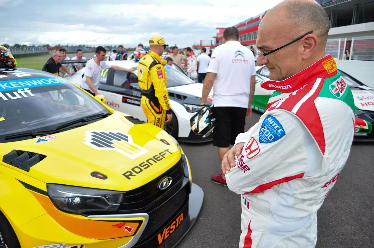 Тарквини гонщик. Итальянский гонщик WTCC Тарквини. Российские автогонщики. Русские гонщики 3