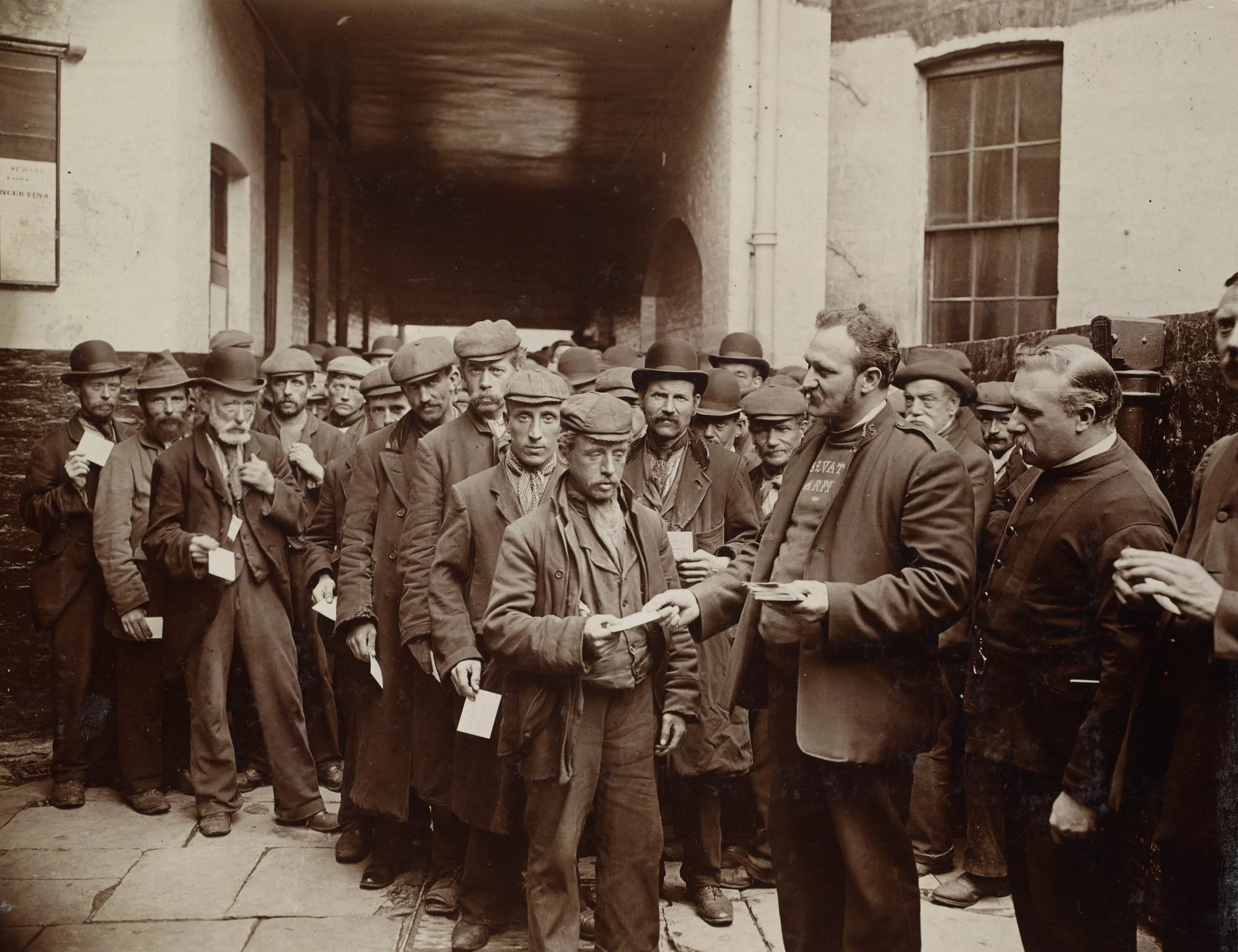 Лондон 1902. Пролетариат в начале 20 века. Джек Лондон Восточный Лондон 1902 года. Фото Ист энд Лондон 1902 год.
