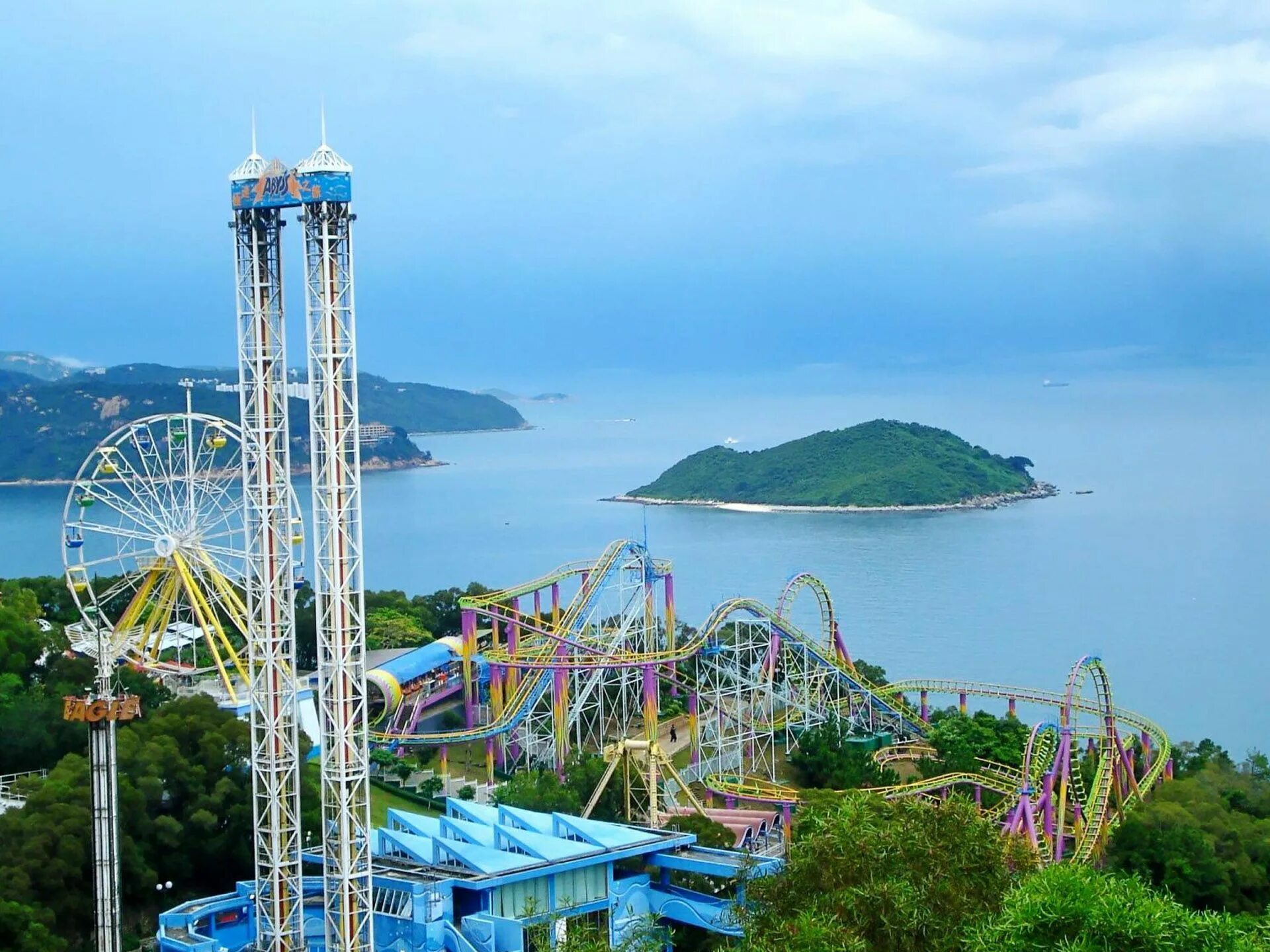 Ocean park в гонконге. Ocean park в гонконге. Океан парк в гонконге парк атракц. Ocean park в гонконге. Оушен парк в гонконге аттракционы.