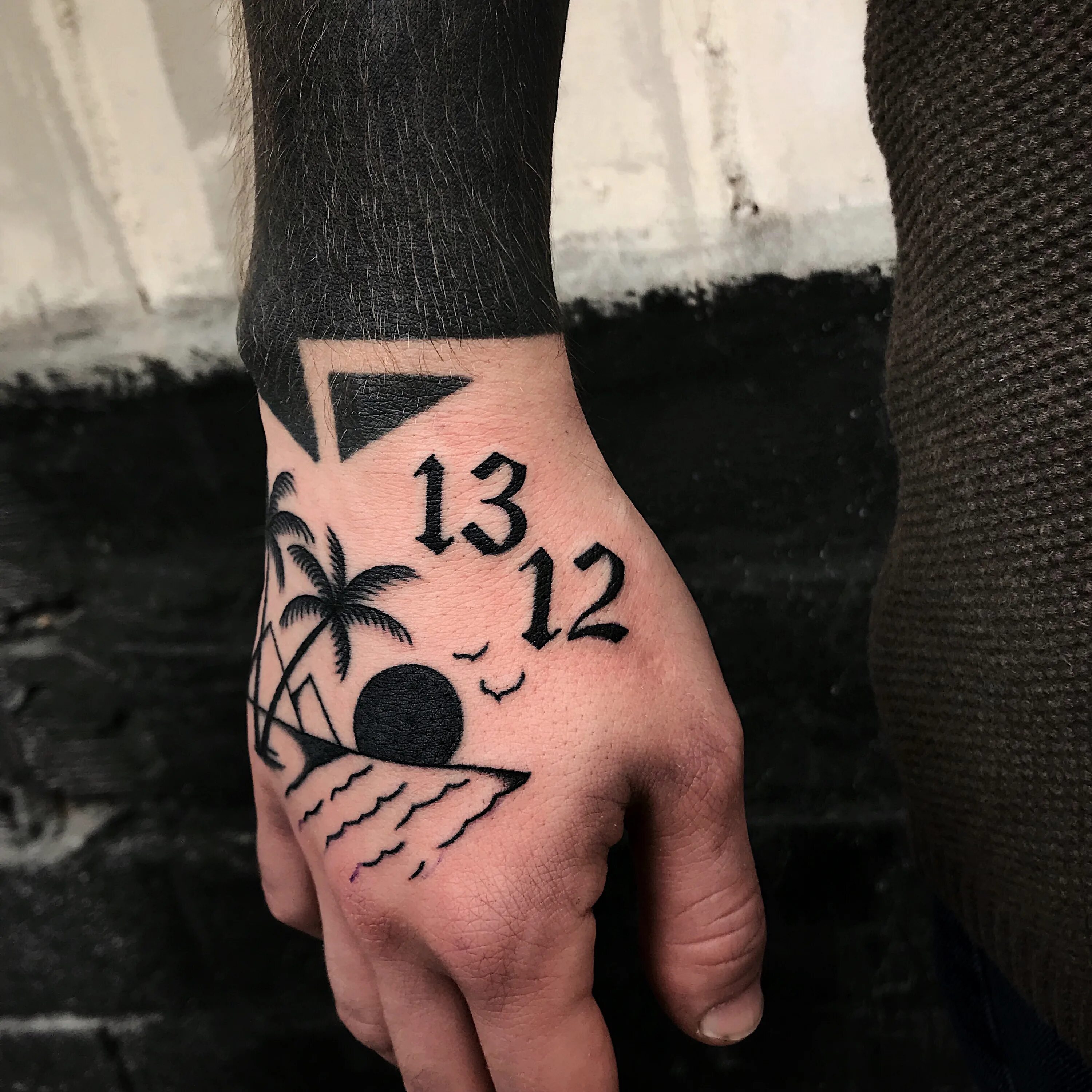 1312 тату. Наколка девятки. Татуировка 9. Тату число 9. Татуировка цифры.