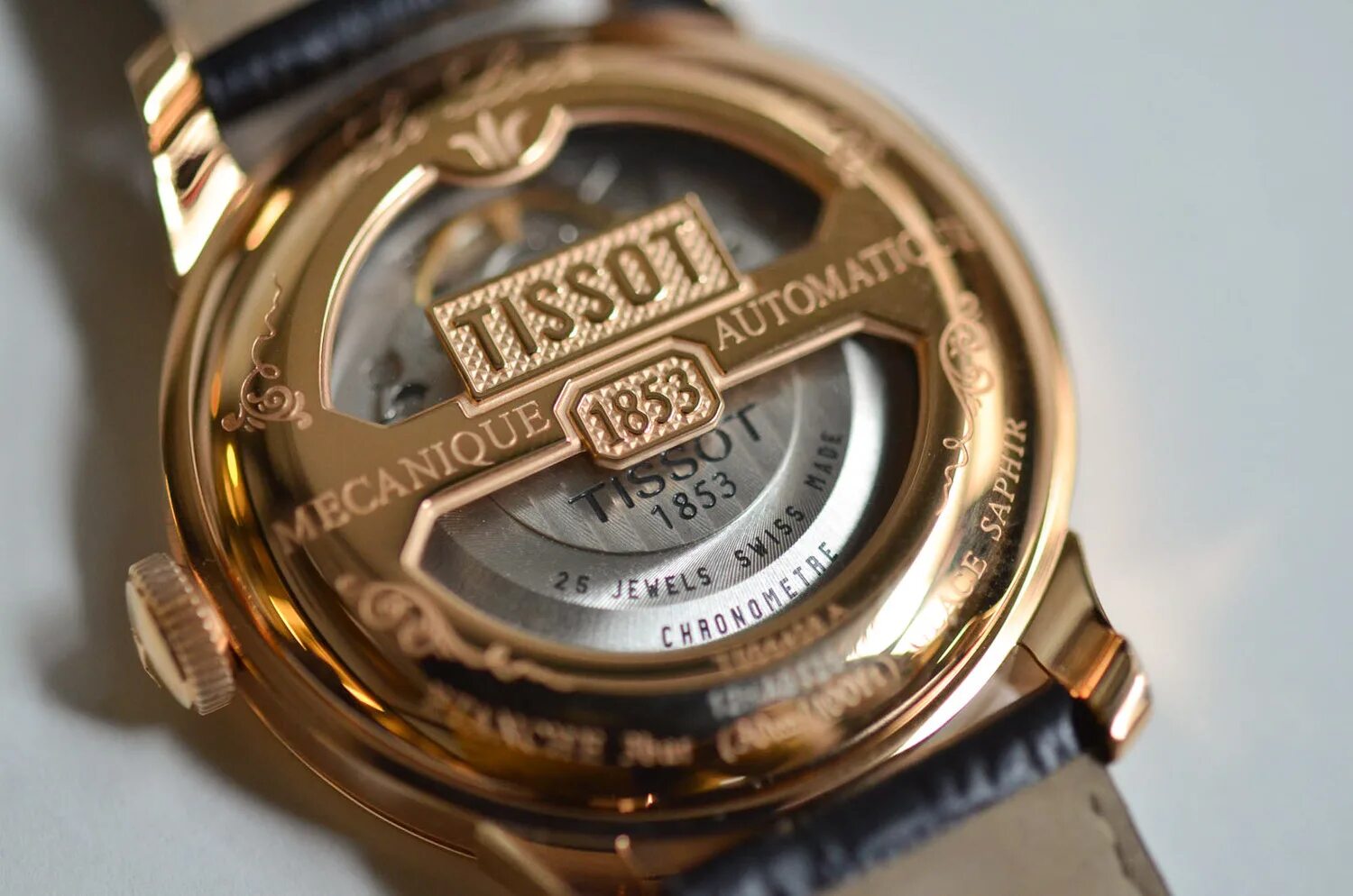 швейцарские часы ломбард. часы и часовщик. ломбард часов рядом. ломбард часов рядом. перспектива ломбард швейцарских часов.