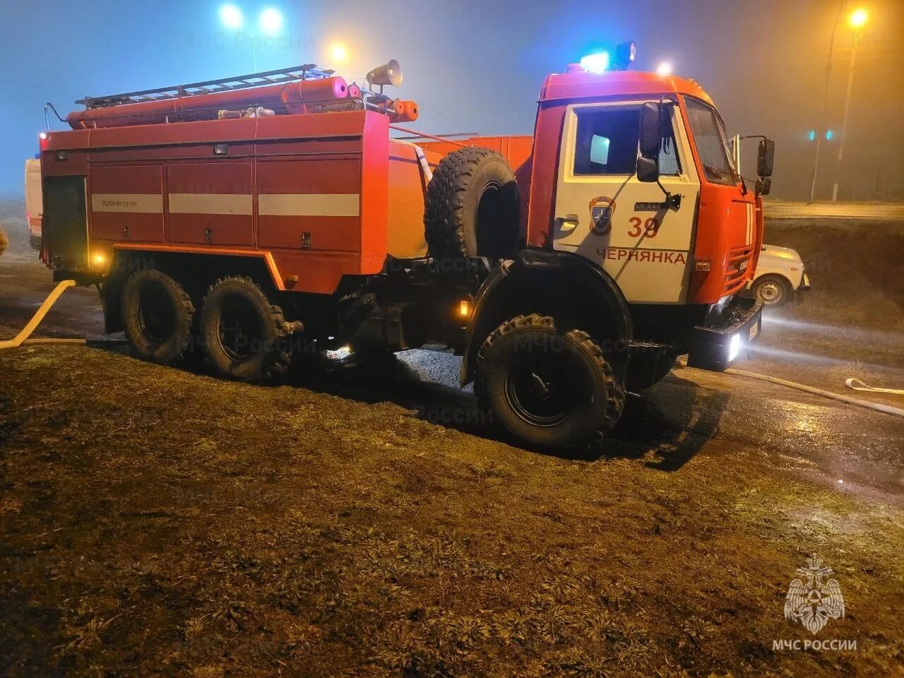 Ликвидация пожара. Пожар в Чернянском районе сегодня. Новая пожарная часть в Волоконовке Белгородской области. Светофор на дороге в Волоконовке.