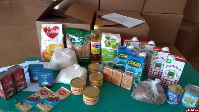 Продуктовый набор для малоимущих состав. Продуктовый набор для пенсионеров. Набор продуктов для школьников. Продуктовый набор для пенсионеров. Стандартный продуктовый набор.