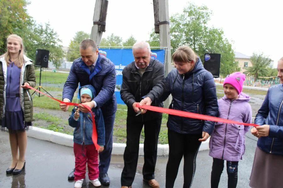 фотографии еманжелинска. город еманжелинск. погода в еманжелинске. праздник двора картинкааа. снежный городок асбест.