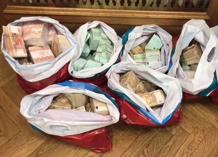 При обыске изъяли деньги