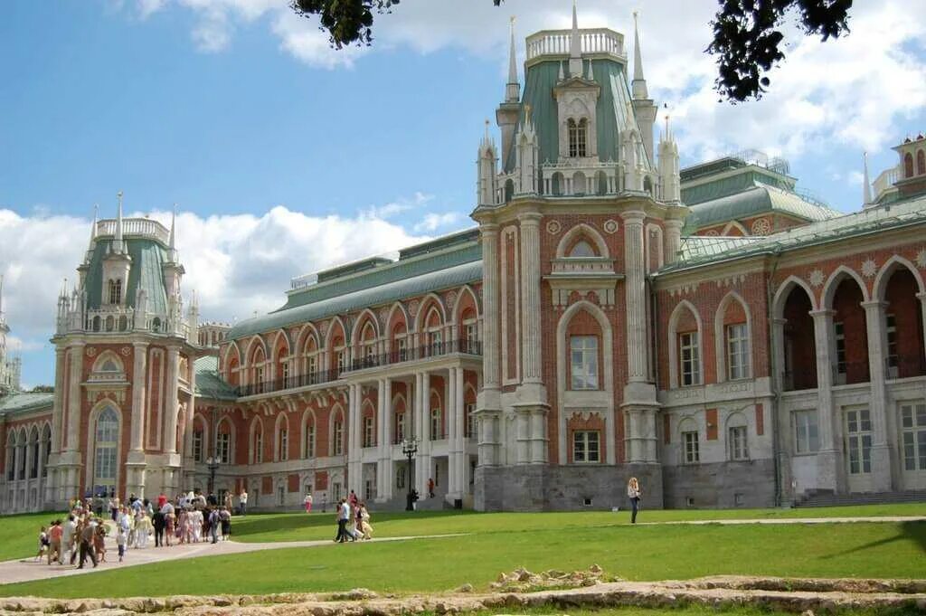 Царицын дворец. И. Баженов царицынский дворец. Большой царицынский дворец в москве. Дворцовый комплекс царицыно в москве – баженов.