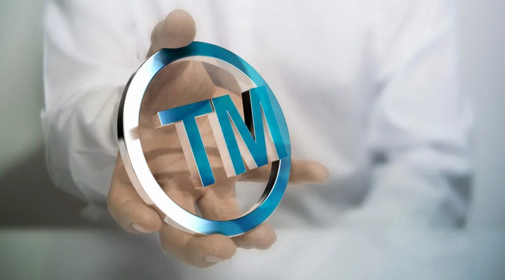 Trademark brand. Буква r в кружке. Знаки брендов. Tm символ. Trademark brand.
