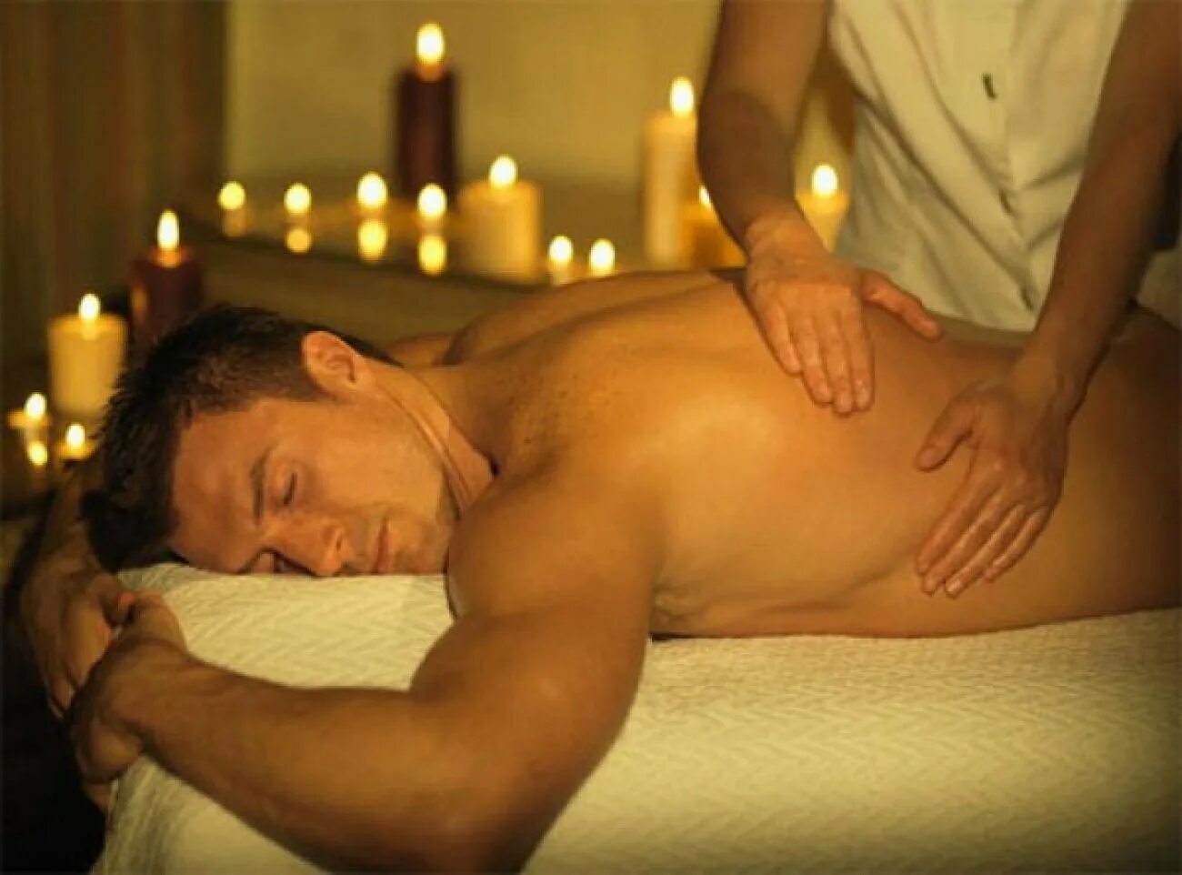 Массаж мужчине. Красивый массаж тела. Массаж релаксирующий для мужчин. Спа для мужчин. Massage lingama