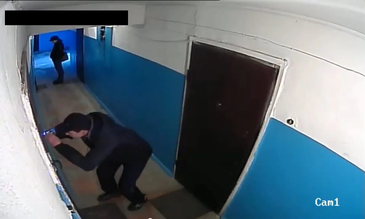 Камера в подъезде разрешение. Подъездные камеры видеонаблюдения. Видеокамера в подъезде. Подъездные видеокамеры. Камера наблюдения в подъезд.