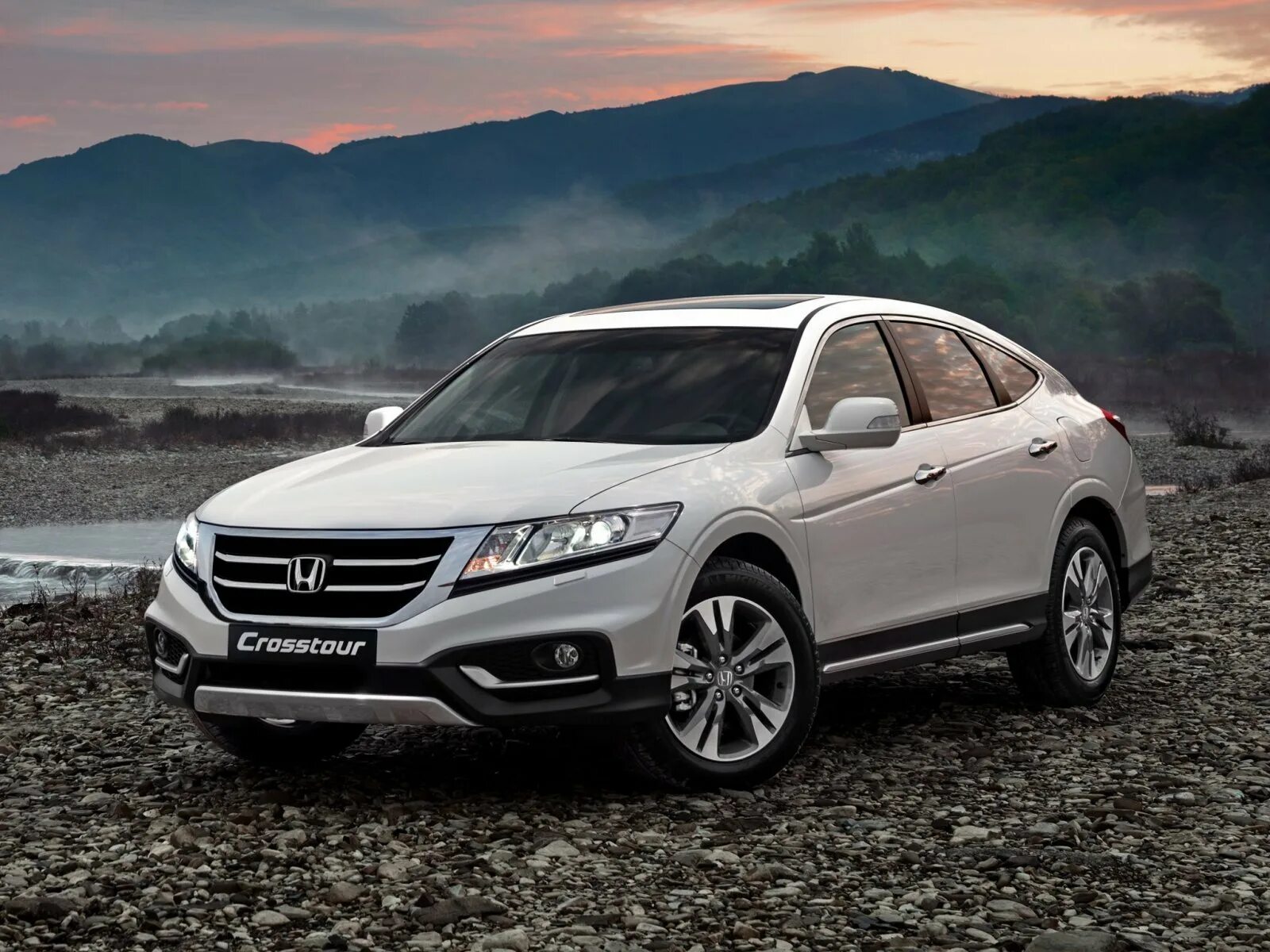 Хонда кросс тур. Honda Crosstour 2013. Хонда Кросстур 2013. Honda Honda Crosstour. Honda Crosstour i Рестайлинг.