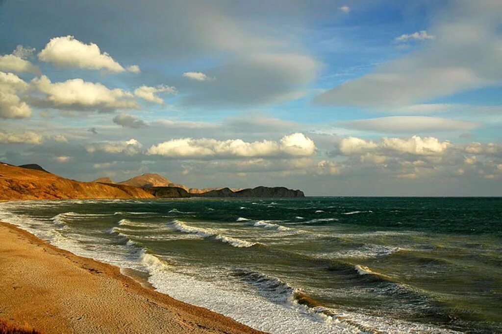 Черное море Коктебель. Черное море Феодосия. Крым Коктебель золотые Пески. Коктебель золотой пляж. Осенний берег моря