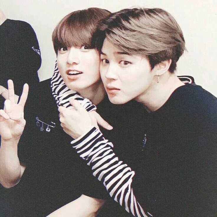 Шоу чонгука и чимина 5 эпизод. Bts jikook. Чонгук блэк свон. Шоу чонгука и чимина 5 эпизод. Чимин чонгук и ви.