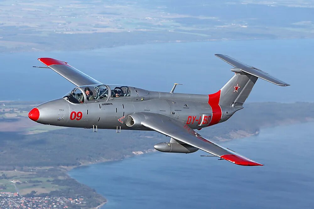 Л-29 дельфин. Aero l-29 delfin самолёты aero. Л29 самолет мичуринск. Орловка л29. Самолет аэро л-29 дельфин.