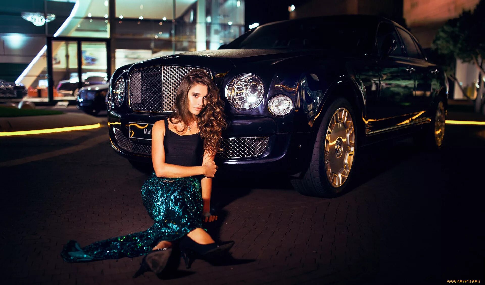 Bentley girl. Девушка возле машины. Девушка в дорогой машине. Красивые машины для девушек дорогие. Богатая девушка.