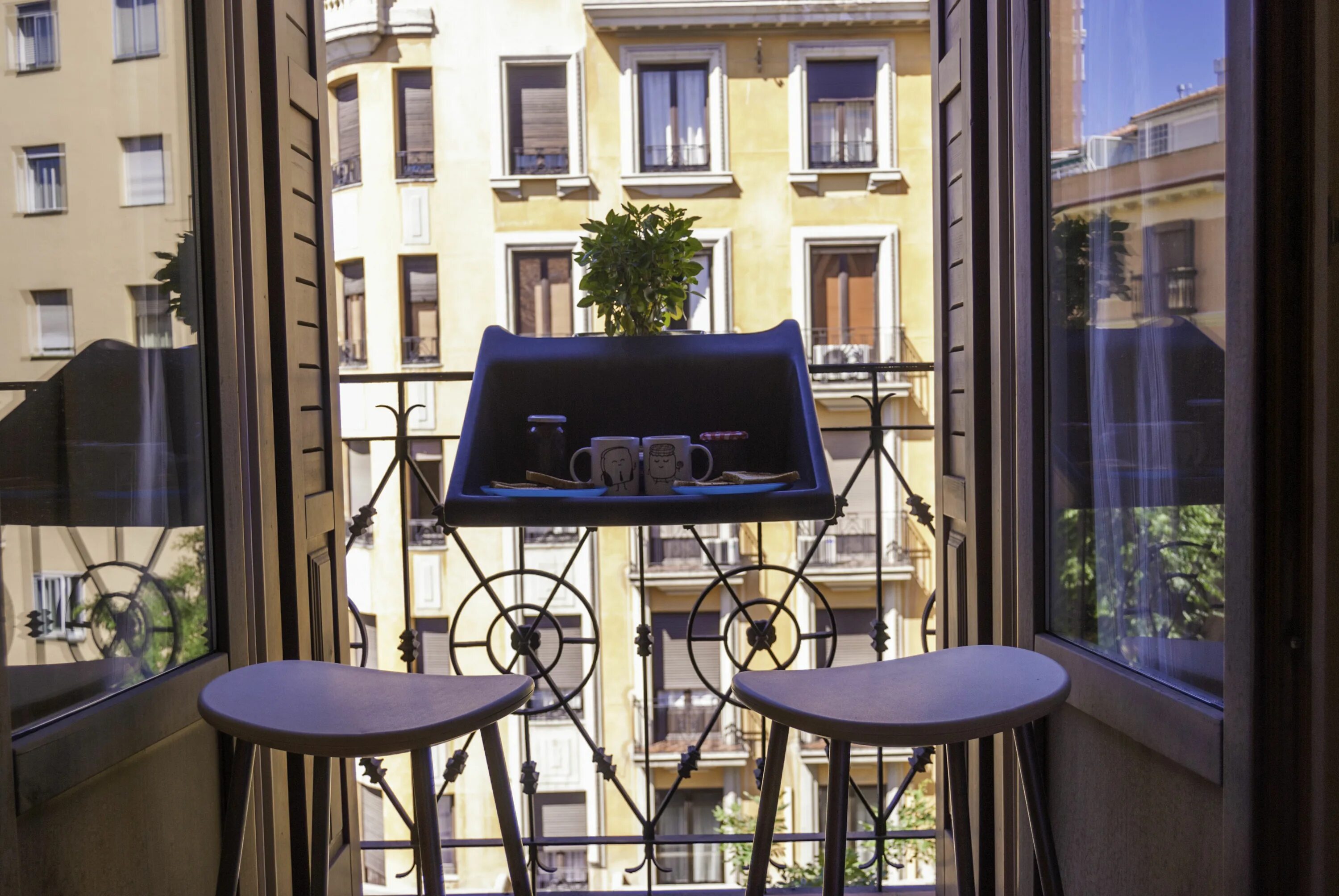 Balcony перевод