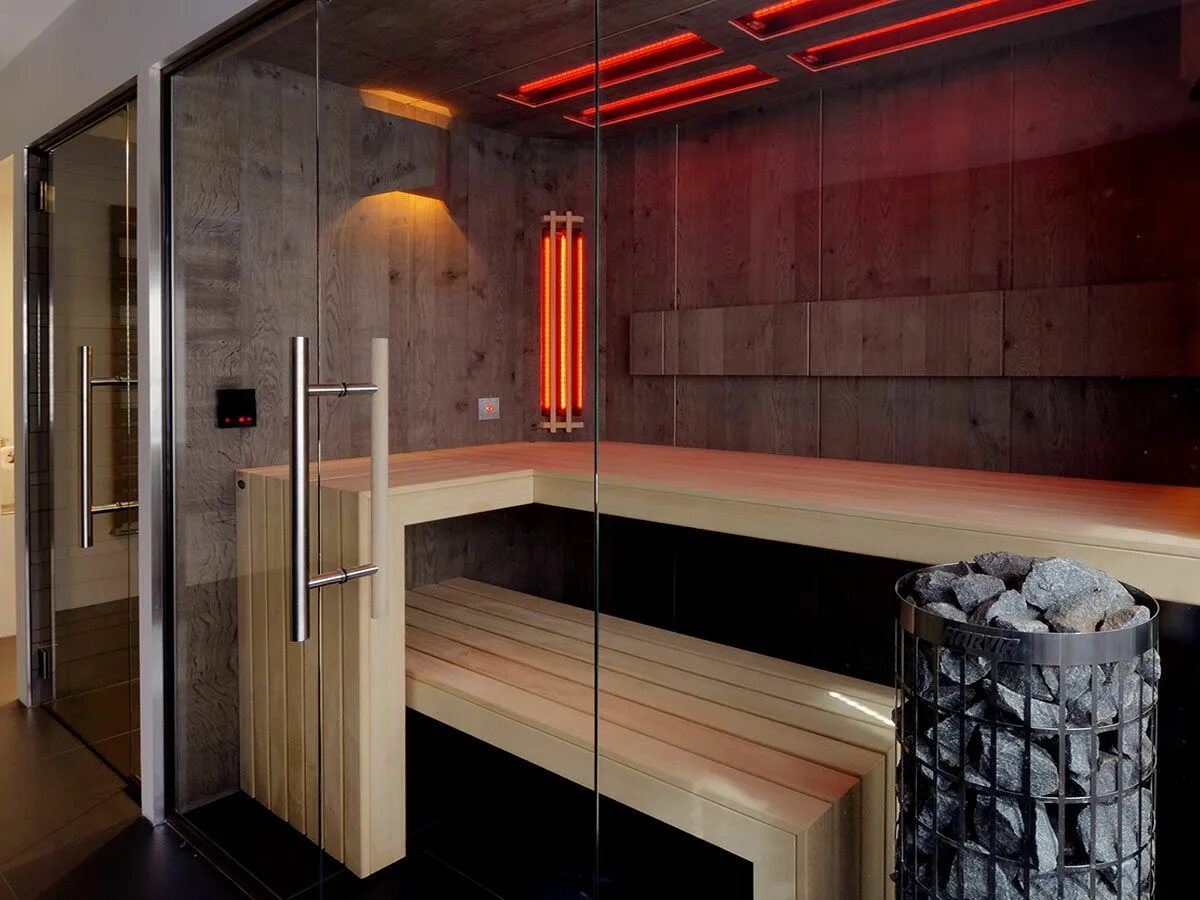 Перегородка в бане между парилкой и мойкой. Сауна со стеклом. Внутренние перегородки в бане. Сауна в квартире. Перегородка в сауне.