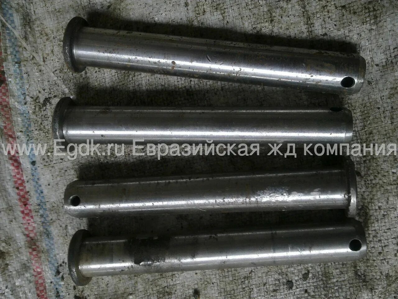 Валик подвески башмака. Валик подвески тормозного башмака(100.40.013-1). валик подвески башмака 100.40.0130.0. валика подвески тормозного башмака 100.40.013. 100.40.013-0 валик.