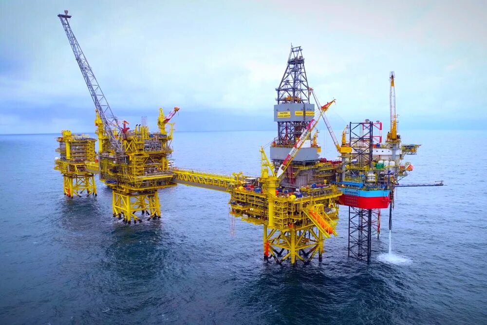 Газ в мировом океане. Глубоководные гидротермальные источники. Нефтедобывающая платформа «нефтяные камни». Нефтедобывающая морская платформа хайберния. Шах дениз платформа.