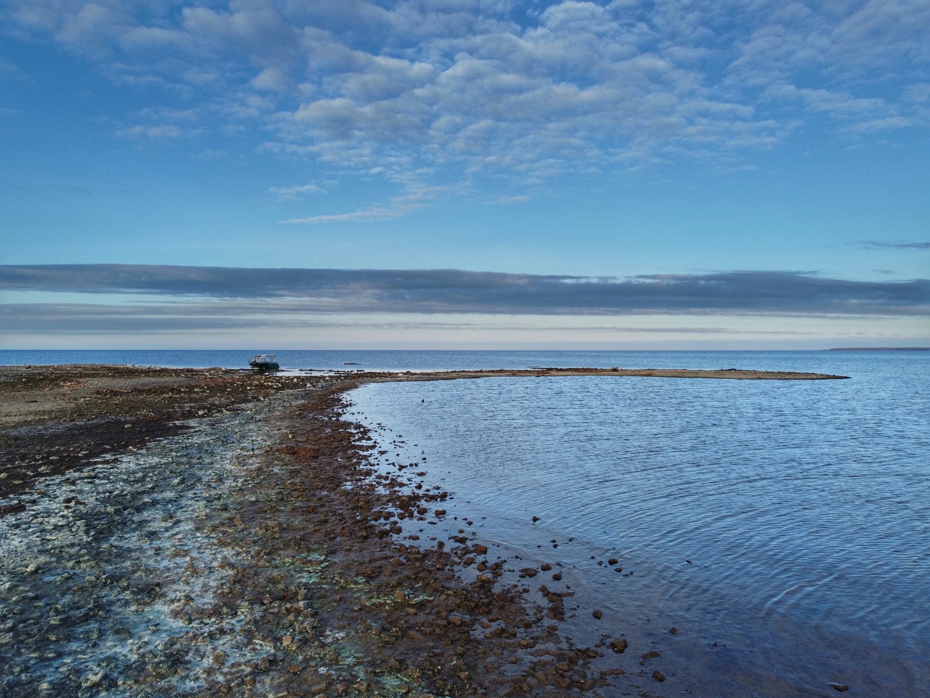 Рыбинское водохранилище. Рыбинское водохранилище Рыбинское водохранилище. Рыбинское водохранилище затопленная деревня. Рыбинское море Молога. Рыбинское водохранилище есть