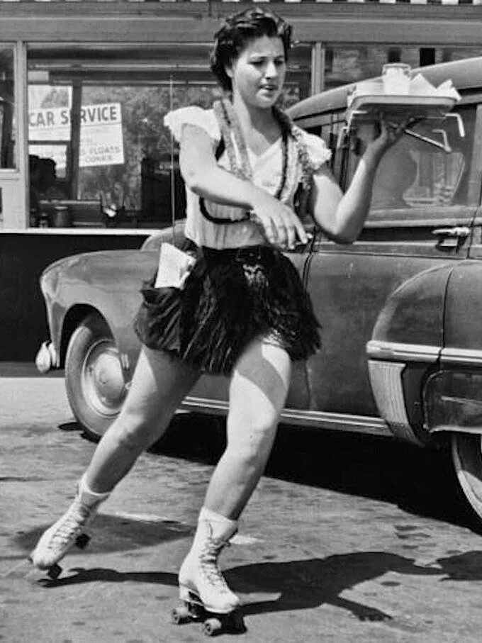 Женщины ретро ролики. Ann Austin 1950. США 1940е кабаре. Американское ретро. Американские девушки 50-х годов.