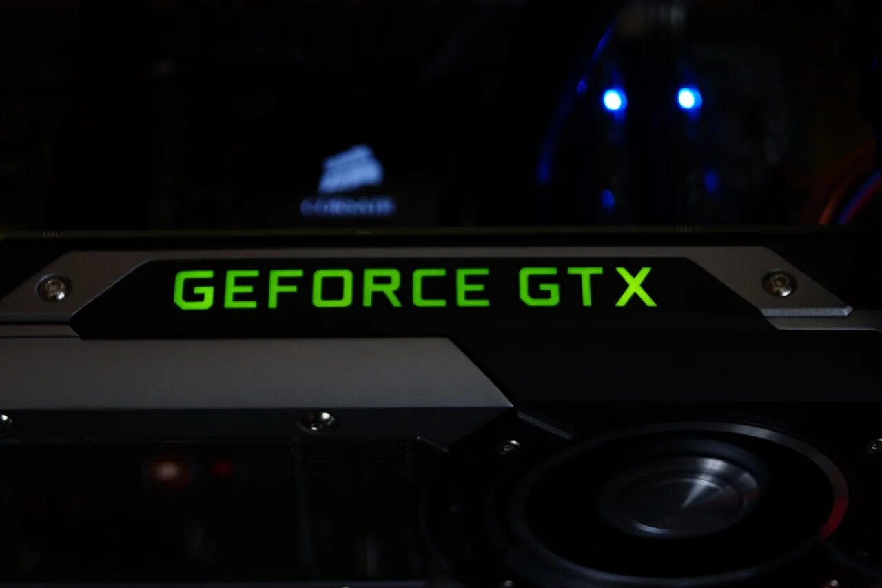 Видеокарта светится. GEFORCE GTX 1080ti наклейка. GEFORCE GTX надпись на видеокарте. GEFORCE GTX 1660 ti logo. GEFORCE GTX 10 лого.