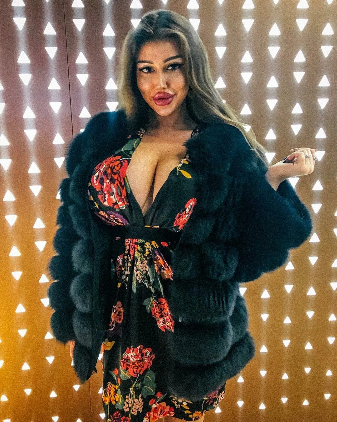 Келли брук (kelly brook). Стефани виада plus size. Экзотические женщины с гигантскими формами. Самая большая фигура девушки. Модель гуччи в купальнике.