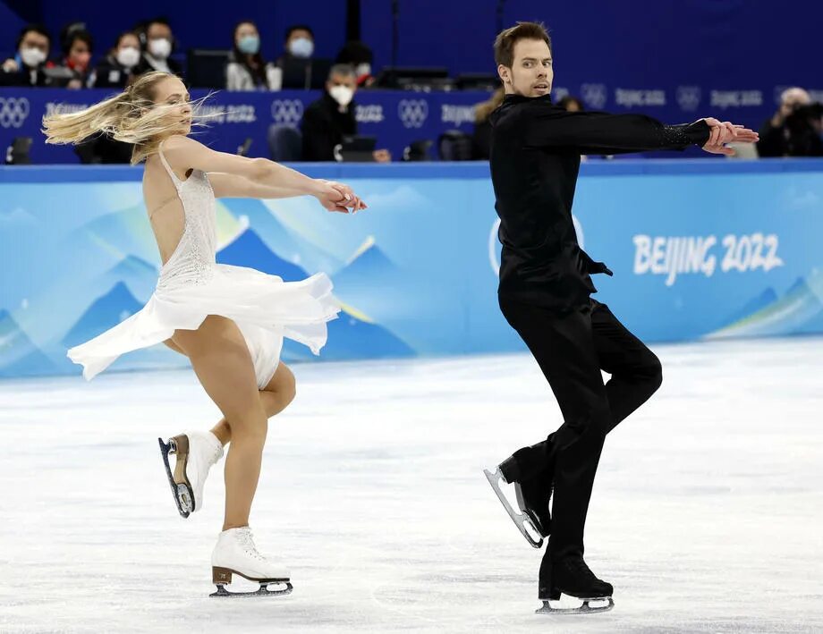 Анна щербакова ои 2022. Бодрова валерия фигурное катание. Камила валиева анна щербакова александра трусова. Фигурное катание галлямов анастасия мишина. Фигуристы анастасия мишина и александр галлямов.