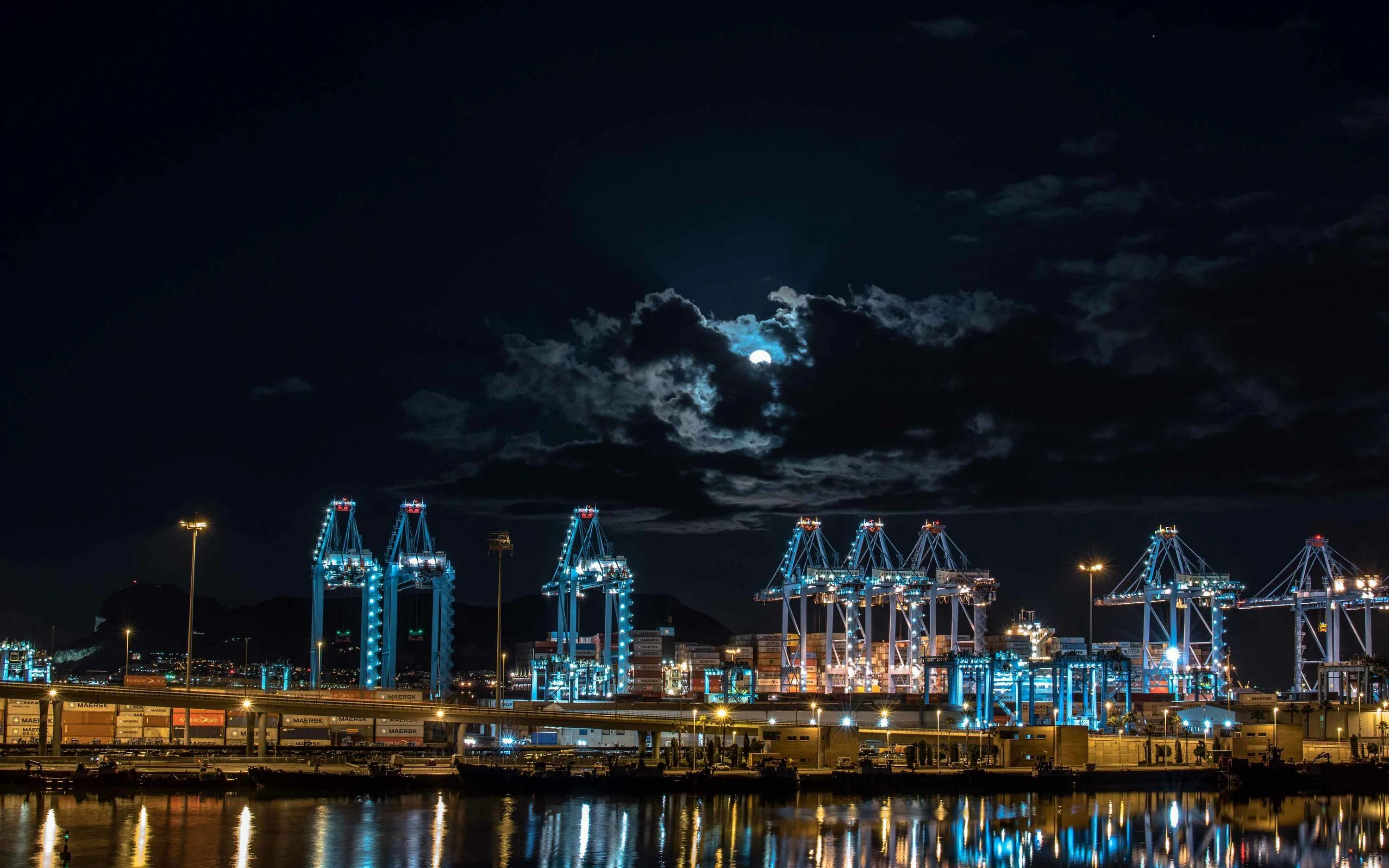 Морской порт ночью. Порт города найт сити. порт ночью. ночной портовый город. порту город.