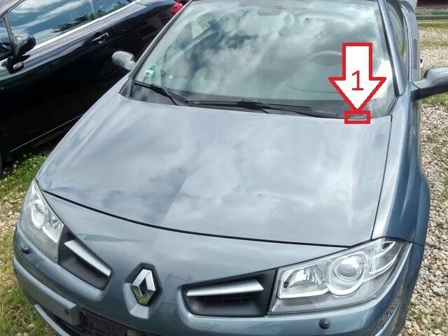 Вин номер рено меган 2. Вин номер рено меган 2. Рено меган 2 где вин номер. Renault megane 2 vin номер. Вин номер на сандеро где находится.