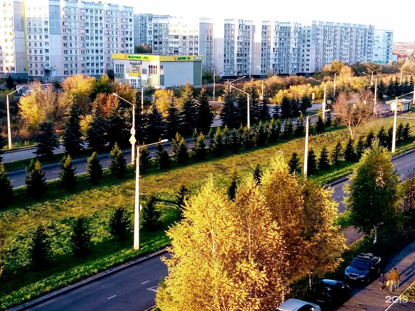 Новокузнецк осень Новоильинский район. Ильинка Новокузнецк. Площадь Новоильинского района города Новокузнецка. БТР Новоильинский район Новокузнецк.