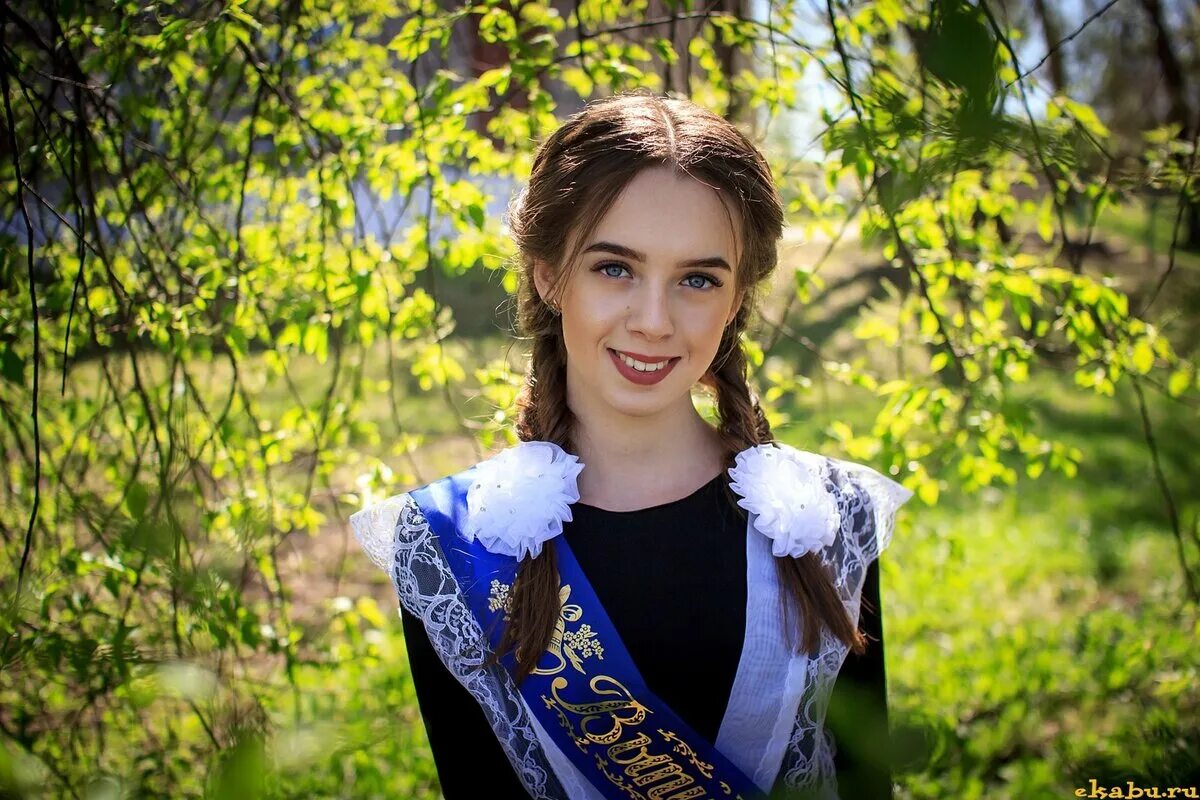 Самые красивые выпускницы. Девушки на выпускном. Самые красивые выпускницы школы. Красивые ученицы. Самые красивые выпускницы.