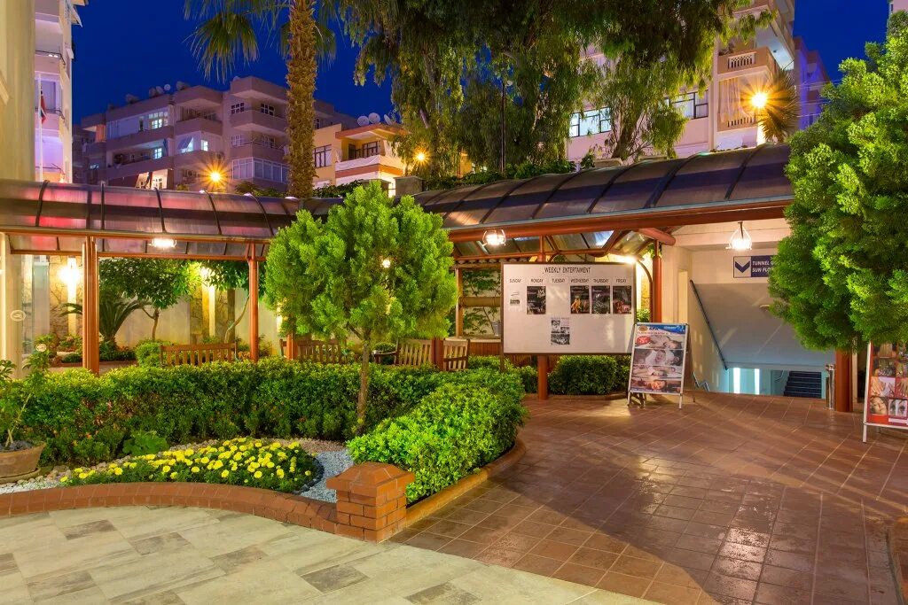 Villa sunflower hotel аланья. Вилла сан флауэр аланья. вилла сан фловер отель. вилла сан фловер турция аланья. villa sunflower apart suites 4 алания.