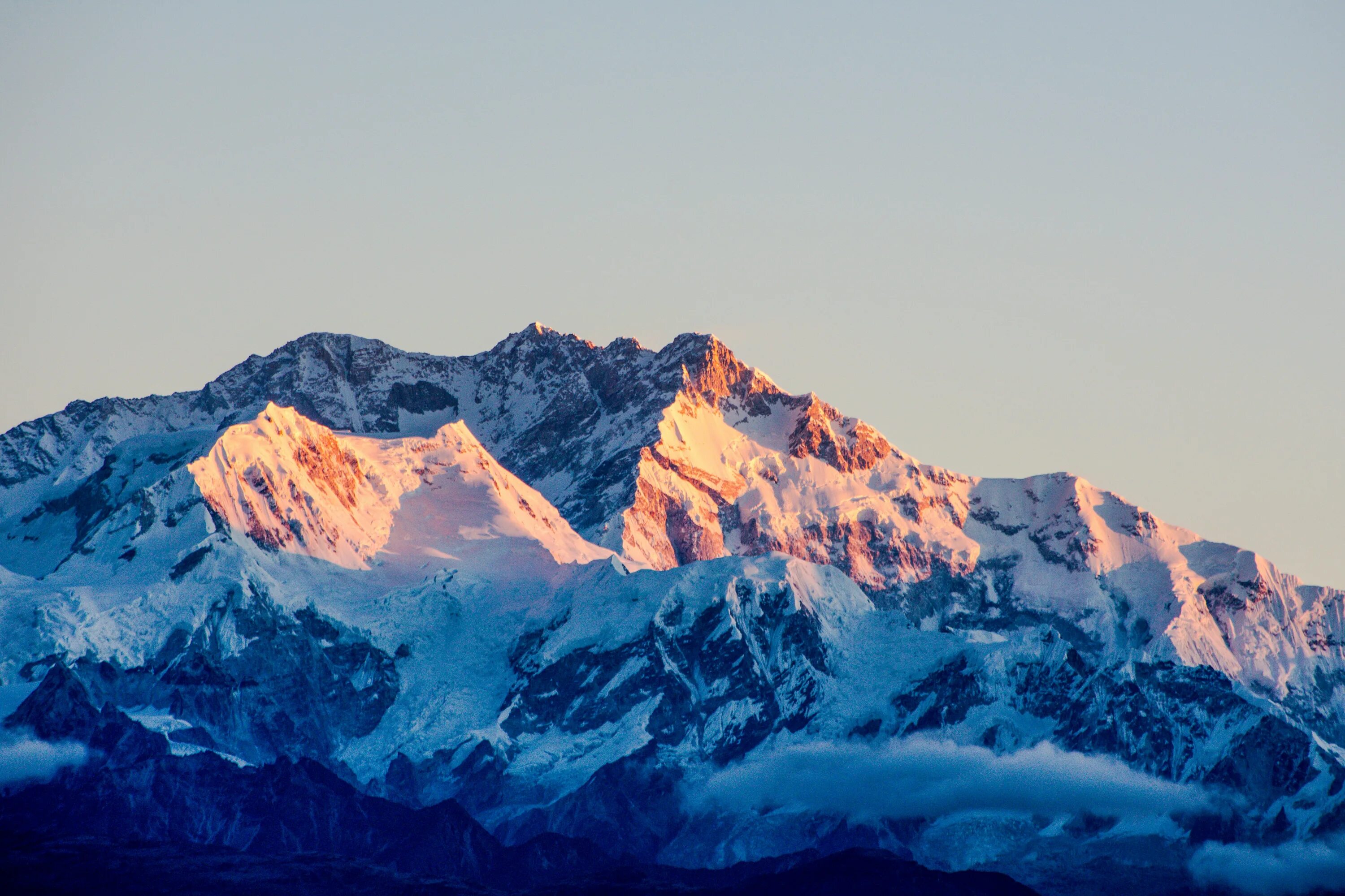 Цвет гималаи. Непал Гималаи. Канченджанга гора. Гималаи природа.