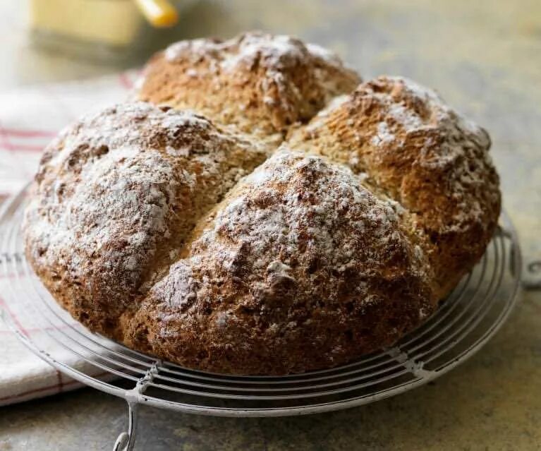 Рецепт хлеба от бельковича. Содовый хлеб Ирландия. Бездрожжевой хлеб Ирландии. Бездрожжевая выпечка. Ирландский хлеб.