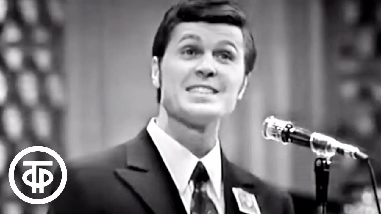 Лещенко плачет. Лев лещенко плачет. Не плачь девчонка. Лев лещенко плачет. Не плачь девчонка лев лещенко текст.