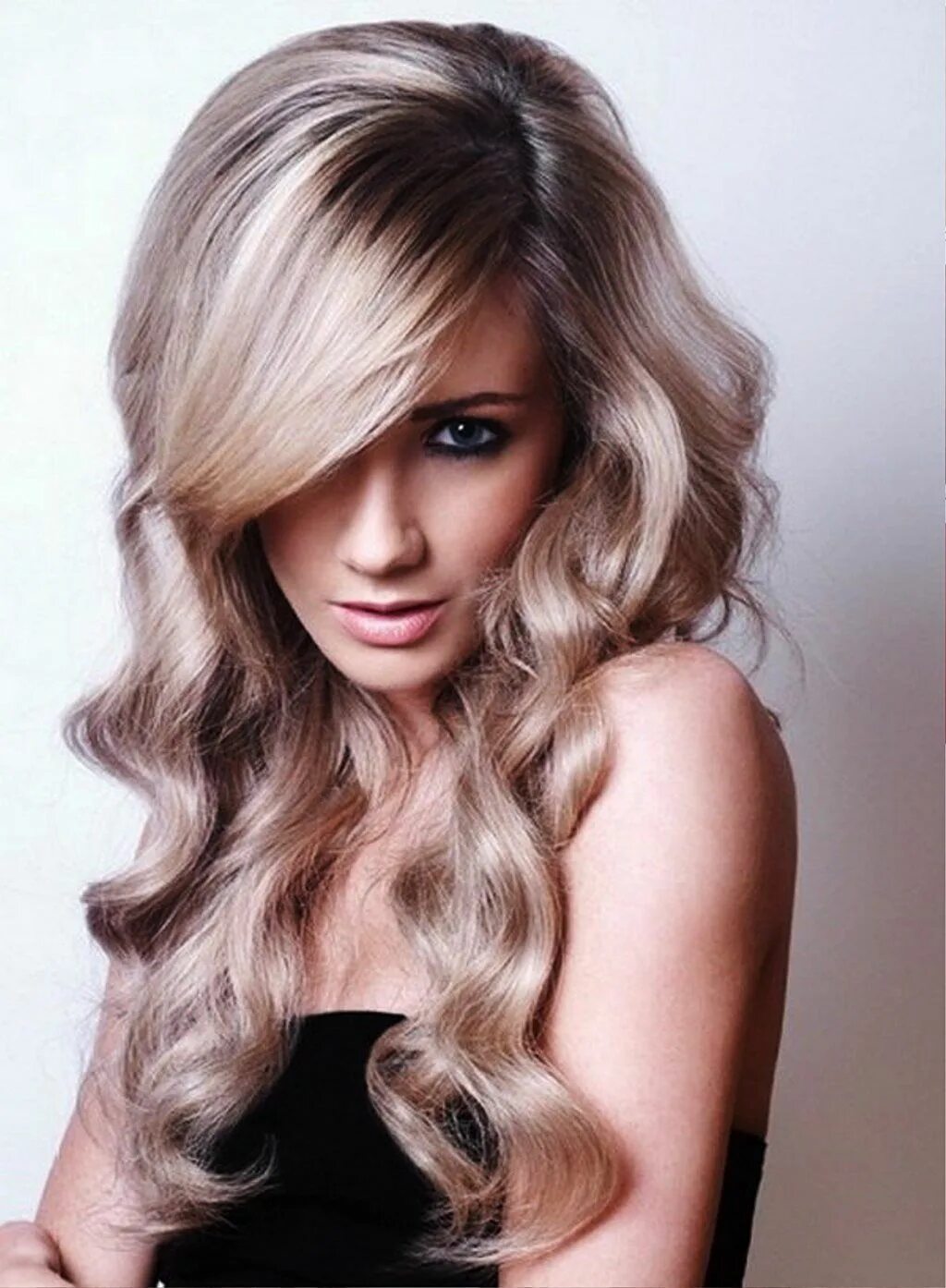 Light blonde. Стефани Даниэль пепельная блонд. Блондинка красивый цвет волос. Красивые оттенки блонда.