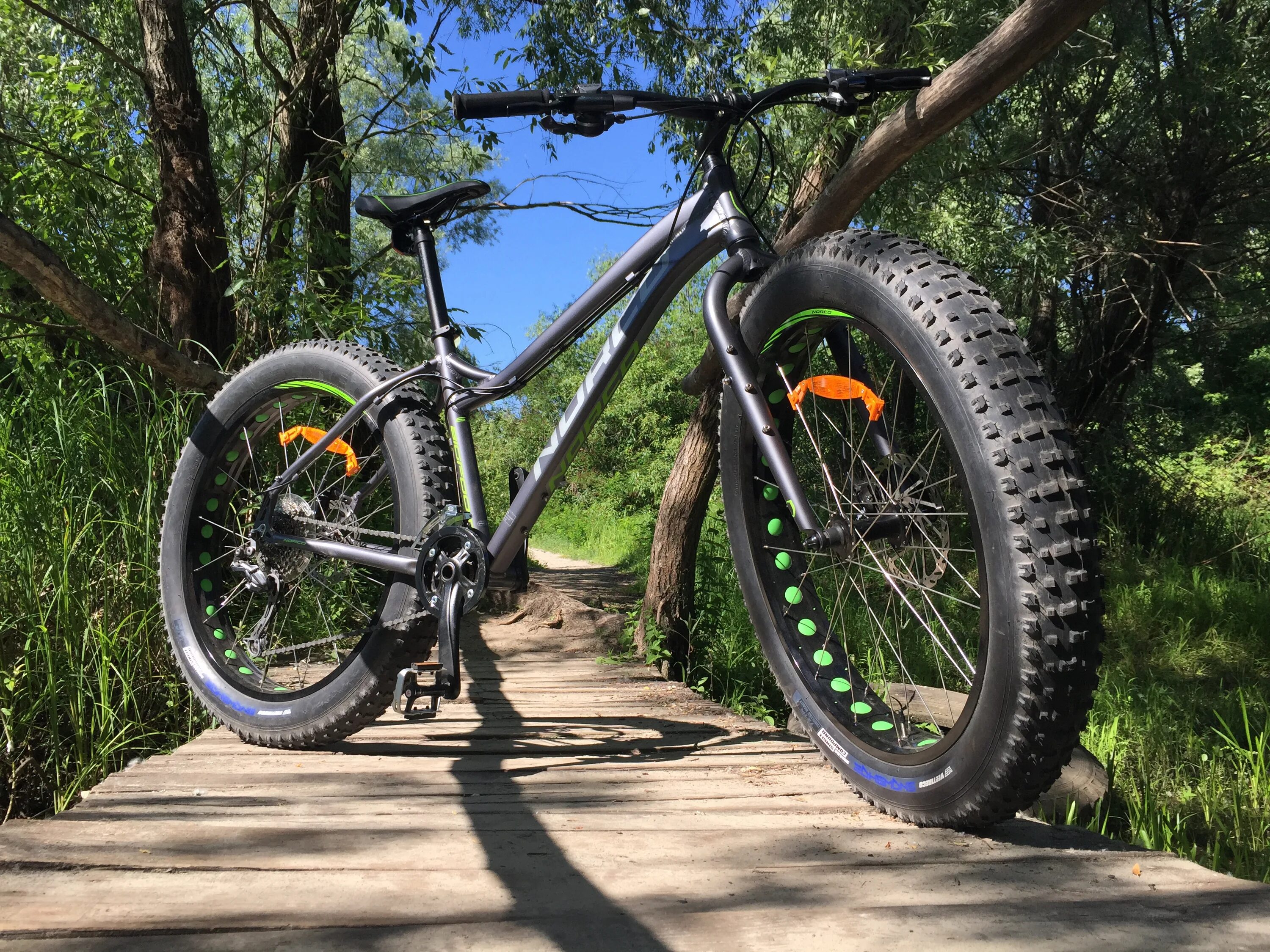 Fat bike велосипед. Фэтбайк Crosse f270. Фэтбайк Freedom 26. Фэтбайк из МТБ. Фэтбайк на колесах МТБ.