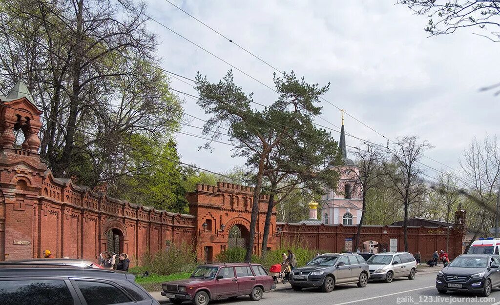 Усадьба Покровское-Стрешнево Волоколамское шоссе. Усадьба в Покровском-Стрешнево. Покровская Стрешнево Волоколамское шоссе. Покровская Церковь Москва Волоколамское шоссе.