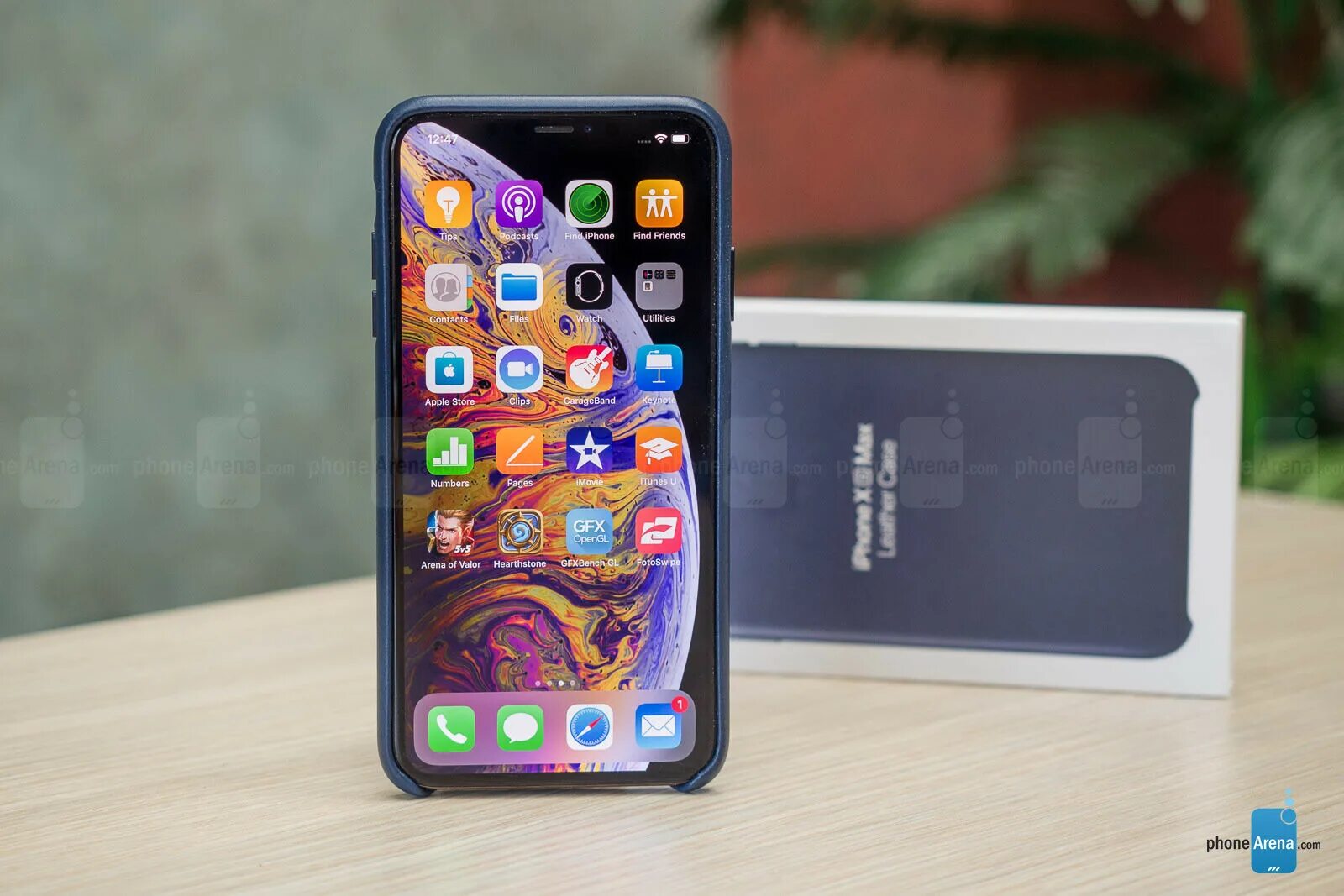 Iphone xs дата. Iphone XS Max. Apple iphone 10 XS. Айфон 10 XS Max. Айфон XS Макс.