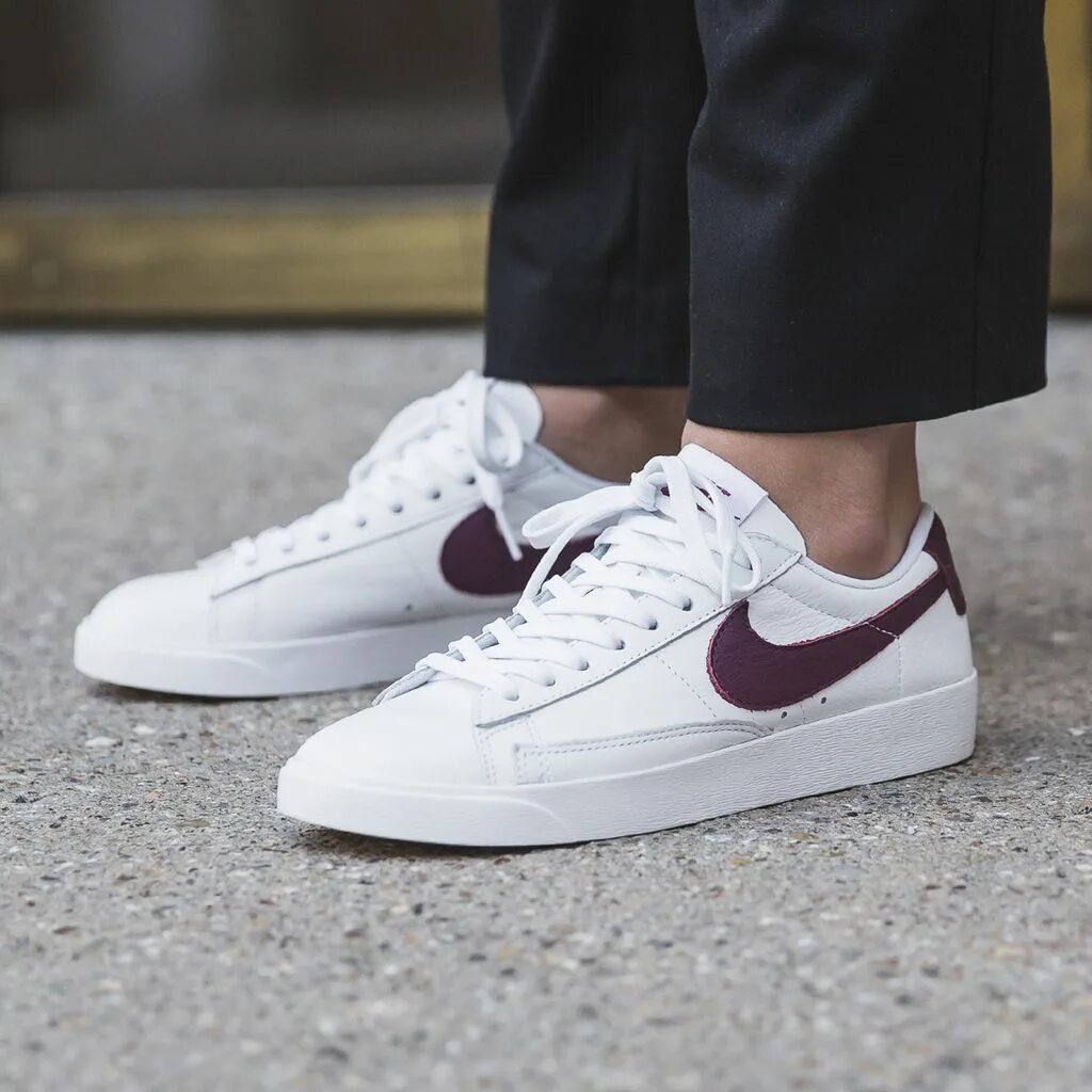 Низкие блейзеры найк. Найк блейзер Лоу. Nike Blazer Low 77. Wmns Nike Blazer. Кроссовки найк блейзер Лоу.