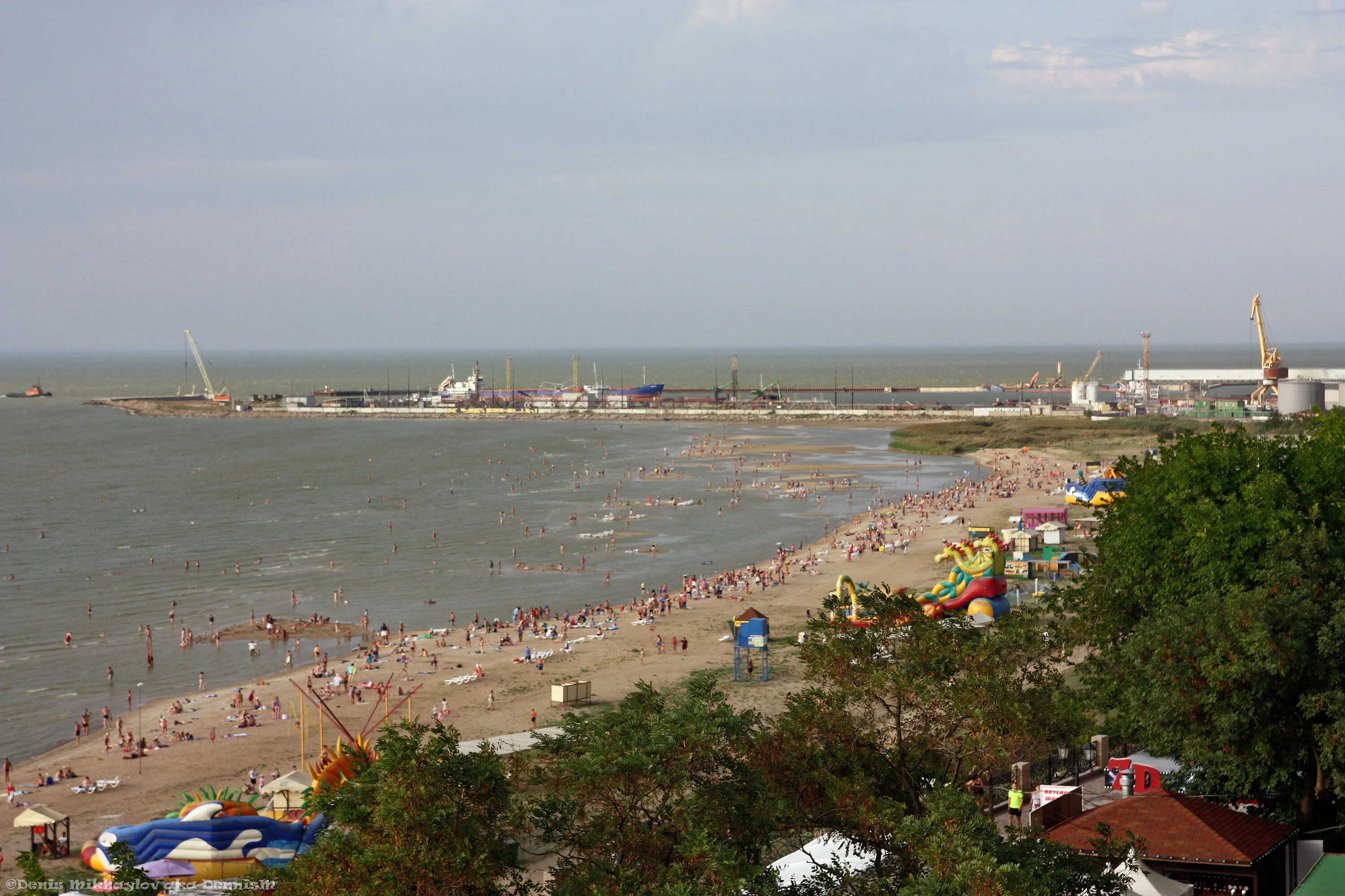 Ейск ли. Город Ейск Краснодарский край. Курортный городок Ейск. Таганрогская набережная в Ейске. Ейск Ейск Краснодарский край.