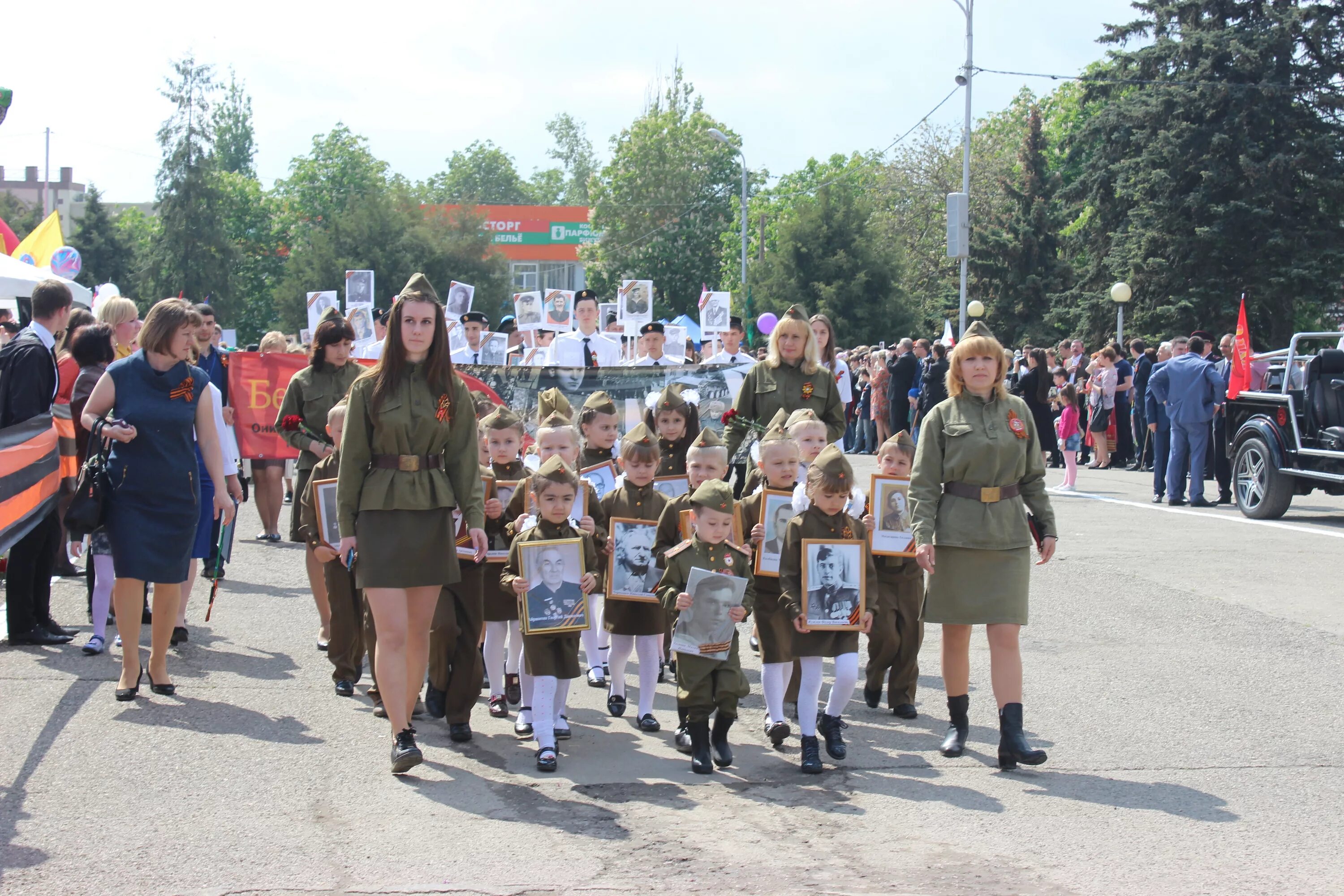 Погода в георгиевске по часам. Бессмертный полк Георгиевск. 9 Мая Георгиевск Бессмертный полк. Бессмертный полк Ставропольский край. Георгиевск день Победы.