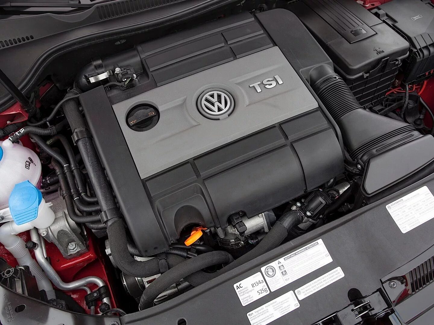 Volkswagen двигатели отзывы. Фольксваген гольф 5 мотор. Моторы гольф 6. Мотор Фольксваген гольф 4 1.6. Фольксваген гольф 6 двигатель.