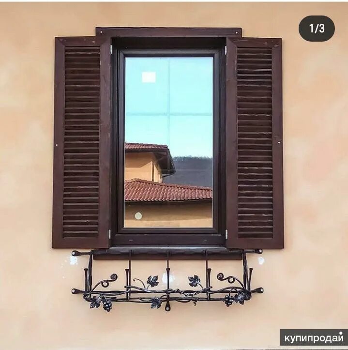 Итальянские ставни. Ставни на окна. Ставни на окнах русской избы. Ставня в 1 числе. Жалюзийные ставни на окна деревянные.