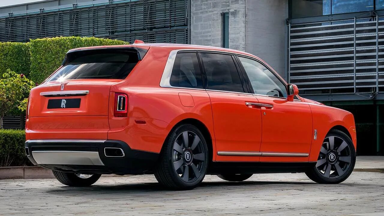 Роллс Ройс. Кроссовер Rolls-Royce Cullinan. Rolls-Royce Куллинан. Ролс РЛС Калинан.