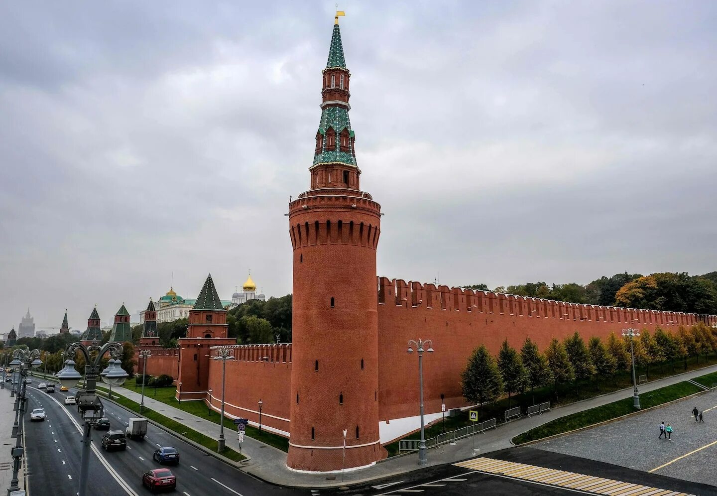 Кремлевская стена история