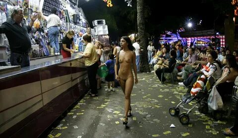 Indian Teen Zarina Masood Flashing Nude In Public - Heip-link.net