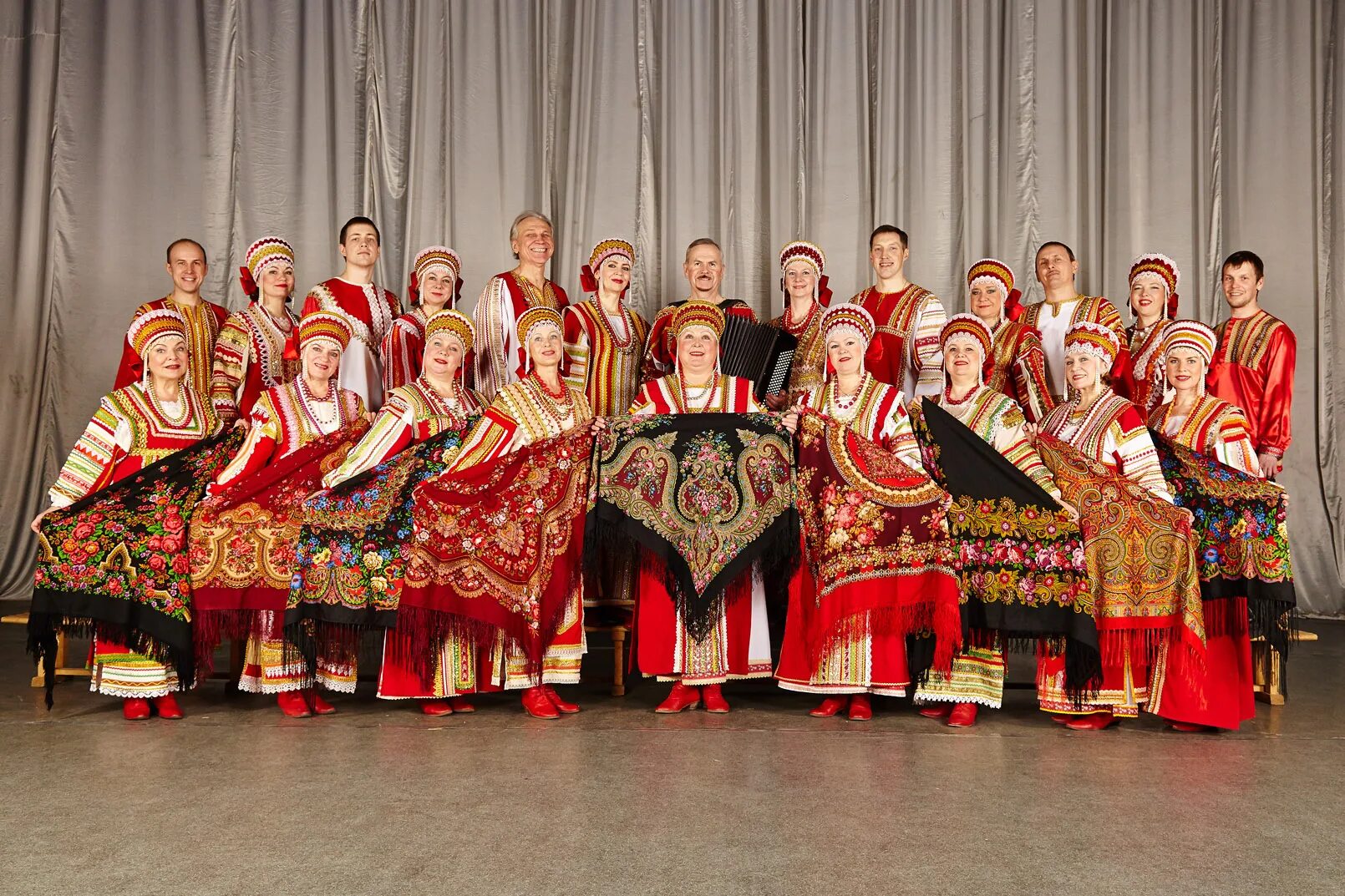 Коллективы народной музыки. Народный ансамбль. Русский народный ансамбль. Народный коллектив. Русские фольклорные коллективы.