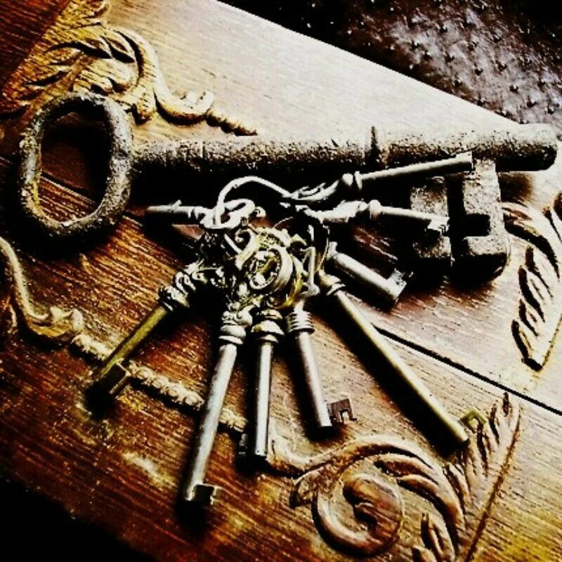 Ключи, закрепы и замки в магии. Старинный ключ. Необычные старинные ключи. Красивый старинный ключ.